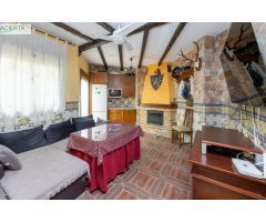 EXCLUSIVA CASA EN LA MEJOR AVENIDA DE MARACENA
