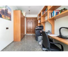 EXCLUSIVA CASA EN LA MEJOR AVENIDA DE MARACENA
