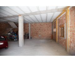¡Gran oportunidad de inversión en Mengíbar, Jaén!