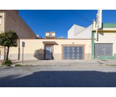 ???? ¡Espectacular chalet independiente en Santa Fe – Vega de Granada!