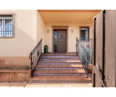 Estupenda vivienda en Urb. Los Chopos de Las Gabias