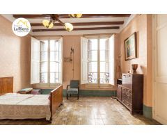 FANTÁSTICA CASA SEÑORIAL CON JARDÍN EN EL CENTRO!