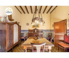 FANTÁSTICA CASA SEÑORIAL CON JARDÍN EN EL CENTRO!