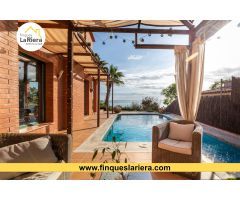 ESPECTACULAR CASA EN CANET DE MAR.
