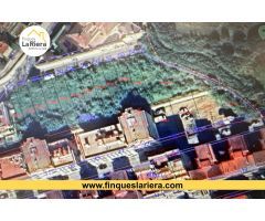 SOLAR A DOS CALLES PARA EDIFICAR 8 CASAS PAREADAS Y UN EDIFICIO PLURIFAMILIAR