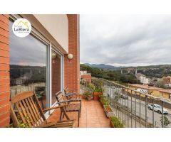 CASA ESQUINERA CON VISTAS PANORÁMICAS !!