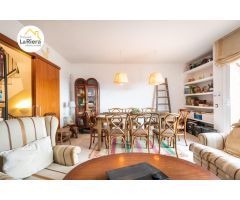 CASA ESQUINERA CON VISTAS PANORÁMICAS !!