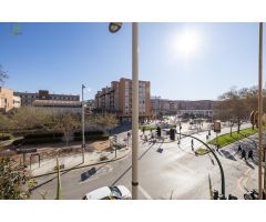Piso de 3 dormitorios con terraza en Avenida de  Madrid
