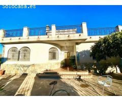 ZONA LA BARQUERA - Parcela de terreno de 1250 m2 con casa de 150 m2 con piscina y nave de 400m2.