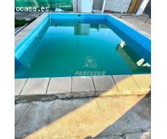 ZONA LA BARQUERA - Parcela de terreno de 1250 m2 con casa de 150 m2 con piscina y nave de 400m2.