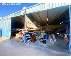 ZONA LA BARQUERA - Parcela de terreno de 1250 m2 con casa de 150 m2 con piscina y nave de 400m2.