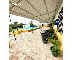 Almodóvar. Parcela de terreno de unos 1400 m con casita y piscina