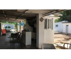 ZONA CAMINO VIEJO DE ALMODOVAR - PARCELA CON CASA Y CONSTRUCCION-REFORMAR