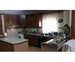 ZONA CAMINO VIEJO DE ALMODOVAR - PARCELA CON CASA Y CONSTRUCCION-REFORMAR
