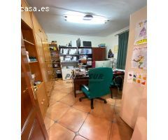 ZONA INJERTAL DE LAS CUEVAS- Parcela con gran casa y piscina.