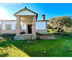 OBEJO - Finca de 8 hectáreas con casa de 110 m2 con 4 habitaciones, nave y embalse.