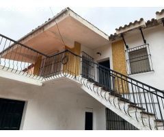 ZONA TRASSIERRA - Parcela de 4000 m2 con casa de 300 m2 y apartamento de 50m