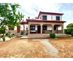 ZONA BARQUERA - URGE -Parcela de 1500 m2 con chalet de 310 m2  en 2 plantas con cochera incluida.