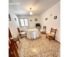 HIGUERON - Gran Casa de 2 plantas con terraza, patio y garaje.