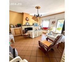 CUEVAS BAJAS- Parcela de 1.400 m con casita de 90 m+ porche de unos 40m.