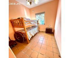 CUEVAS BAJAS- Parcela de 1.400 m con casita de 90 m+ porche de unos 40m.