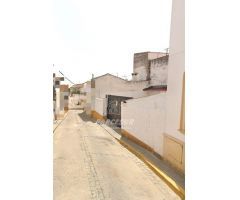 En Almodóvar del Río, Solar de 180m² aprox. con luz y agua.