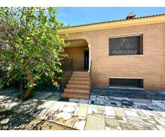 ZONA ROTONDAS AEROPUERTO_ Parcela de 1.500m con casa y piscina, agua potable, luz y pozo.