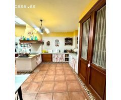 SE VENDE CASA EN ZONA COLONIA DE LA PAZ