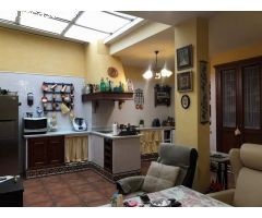 SE VENDE CASA EN ZONA COLONIA DE LA PAZ