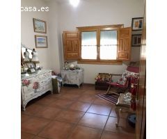 SE VENDE CASA EN ZONA COLONIA DE LA PAZ