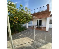 HIGUERON - Parcela de 765m² con casa de unos 140m² y por separado nave-trastero de unos 100m²