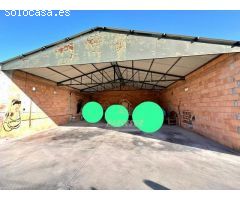 HIGUERON - Parcela de 765m² con casa de unos 140m² y por separado nave-trastero de unos 100m²