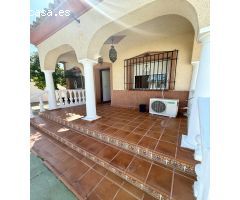 CASA CON PISCINA ( LA PISCINA NECESITA REPARACION)