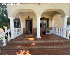 CASA CON PISCINA ( LA PISCINA NECESITA REPARACION)