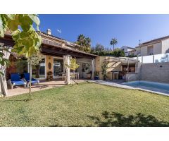 Espectacular casa en Bola de Oro / Serrallo