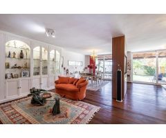 Espectacular casa en Bola de Oro / Serrallo