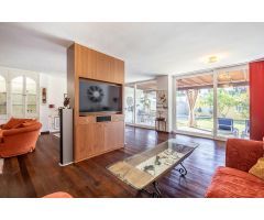 Espectacular casa en Bola de Oro / Serrallo