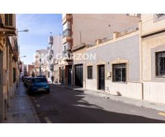 CASA INDEPENDIENTE CON GARAJE EN PLAZA DE TOROS