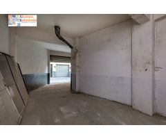 ATENCIÓN INVERSORES!!!!!  Gran Local en planta baja en Calle Santiago.