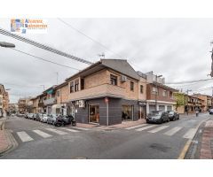 Local comercial en esquina en Armilla.