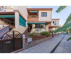 Fantástica casa en pleno paseo marítimo de Salobreña.