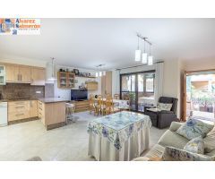 Fantástica casa en pleno paseo marítimo de Salobreña.