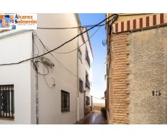 Casa de 2 dormitorios junto  avenida Cervantes