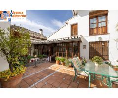 GRAN CASA EN ALBAICÍN BAJO.