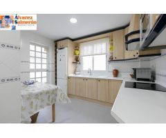 OPORTUNIDAD ÚNICA EN HUÉTOR VEGA – CHALET PAREADO CON PISCINA!