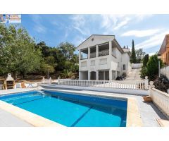 Espectacular chalet en Monachil con piscina y vistas a la ciudad