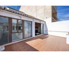 Ático Dúplex Premium en el Corazón de Granada: Lujo, Espacio y Vistas de Ensueño.