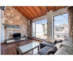 Ático Dúplex Premium en el Corazón de Granada: Lujo, Espacio y Vistas de Ensueño.
