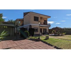 Chalet en la urbanización Pedralvilla de Olocau