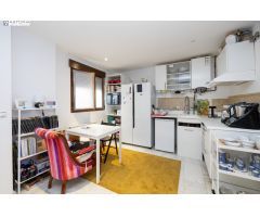 Casa de 2 dormitorios junto  Avenida Cervantes